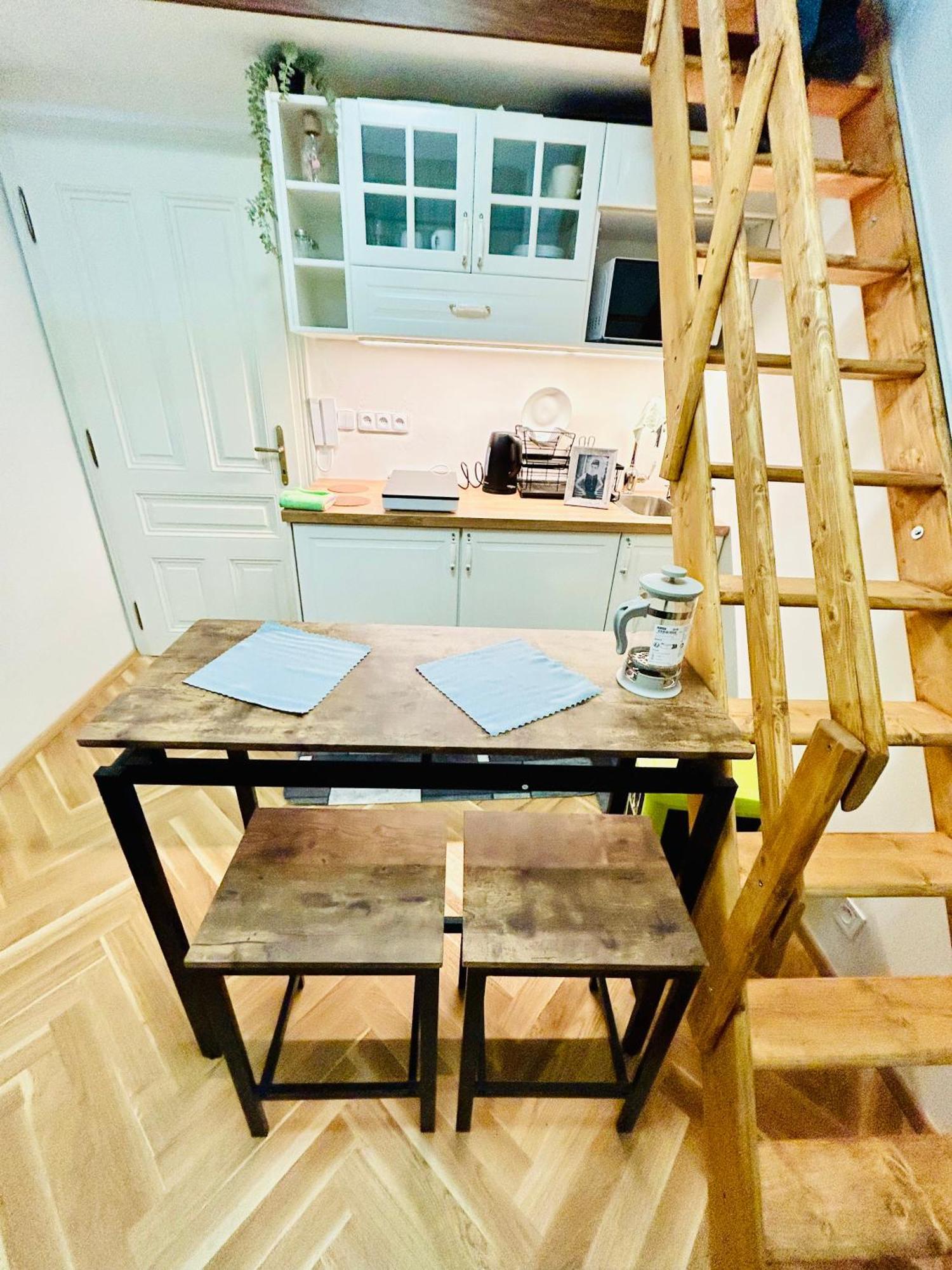 Cozy Design Homestay With Terrace — Fotky 1
