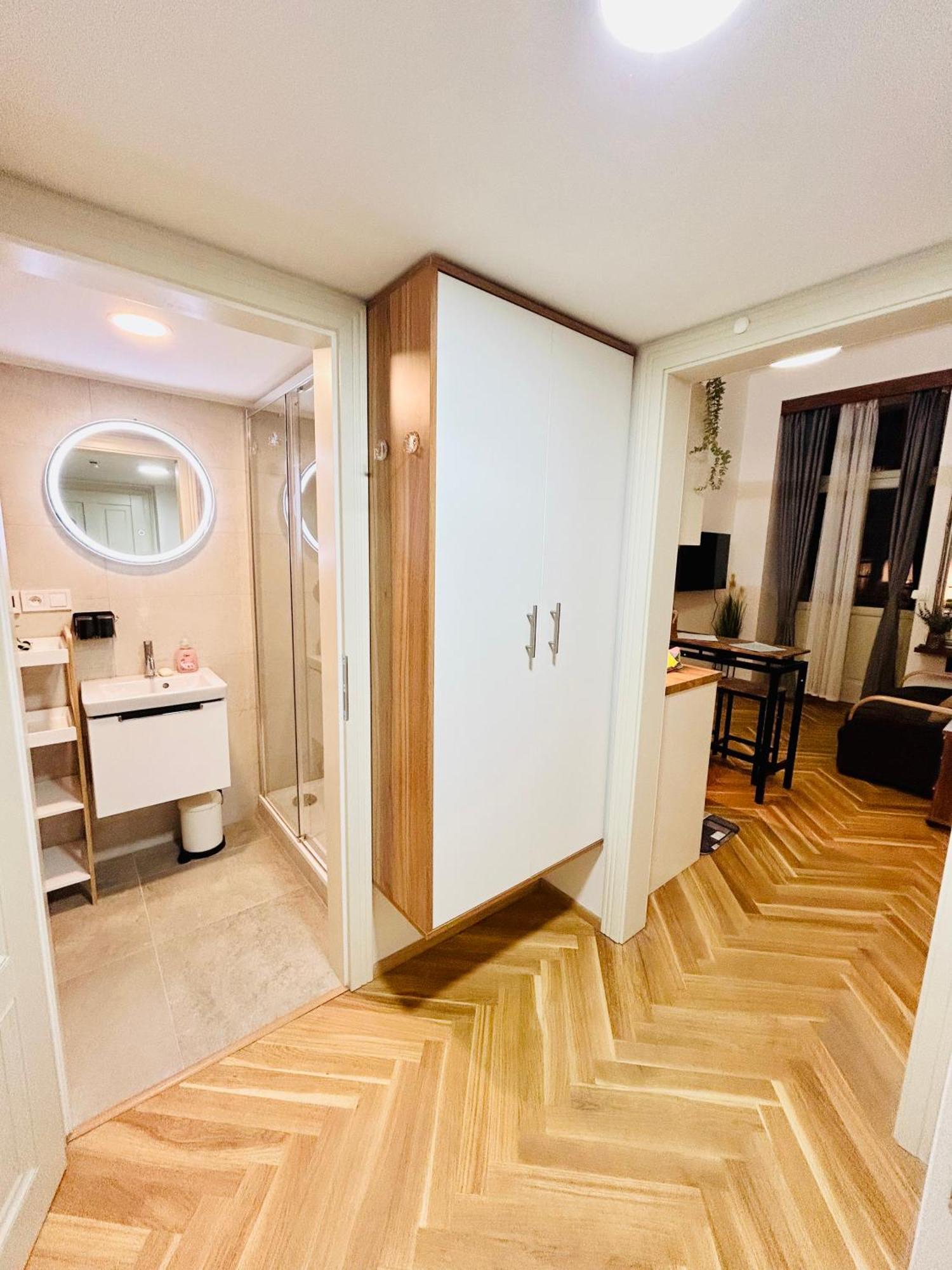 Cozy Design Homestay With Terrace — Fotky 3