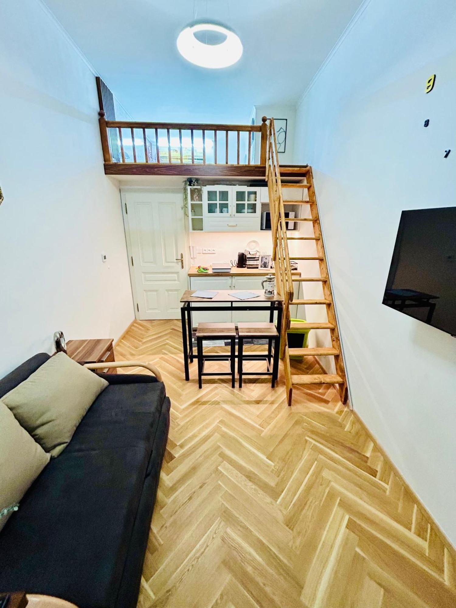 Cozy Design Homestay With Terrace, Prague